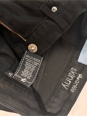 Seven7 Black Skinny Jeggings - Skinny Fit